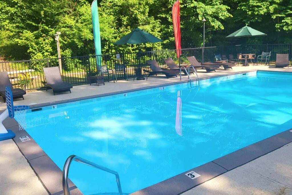 Luxe Retreat - June Sale! - Easy Drive - Xl Swim Spa - Award Winning! Sevierville Exterior photo