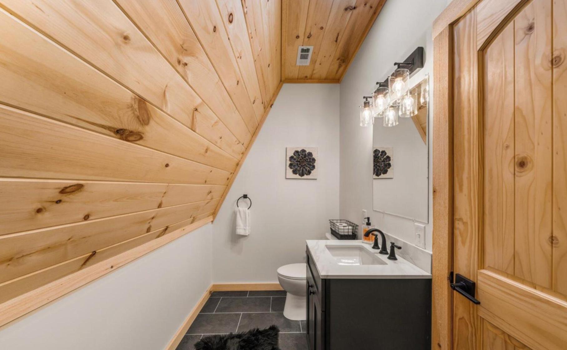Luxe Retreat - June Sale! - Easy Drive - Xl Swim Spa - Award Winning! Sevierville Exterior photo